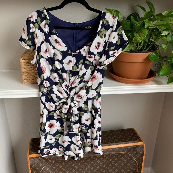 Navy Dee Elly Floral Tie Front Romper - Picture 4 of 8